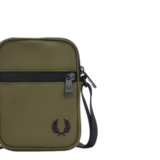 Fred Perry - Ripstop Side Bag L6266 Unifrom Green Q55