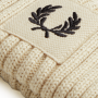 Fred Perry - Patch Brand Chunky Rib Beanie C6151 oatmeal/black T04