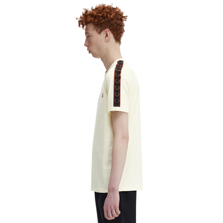 Fred Perry - Contrast Tape Ringer T-Shirt M4613 ecru/whisky brown U09